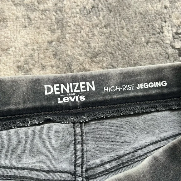 NWOT Levi’s Denizen Gray Wash High rise skinny Jeans, Jeggings size Medium - Picture 8 of 9